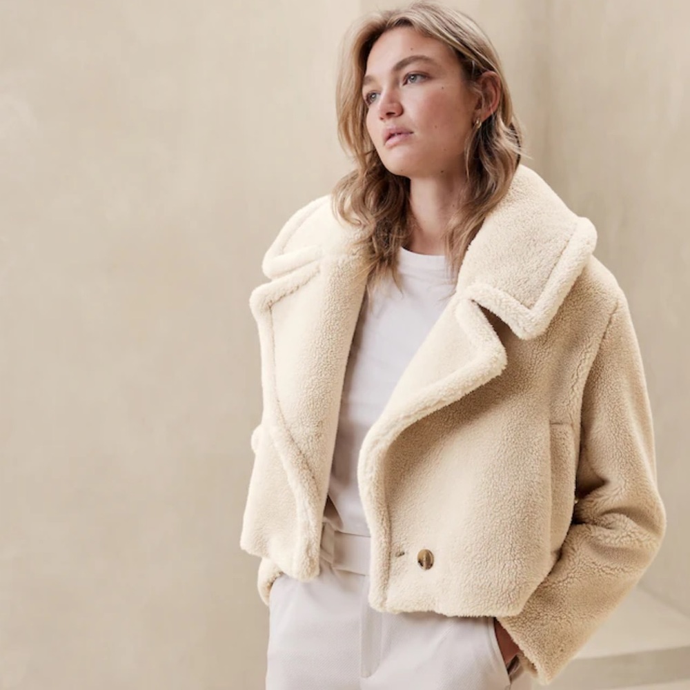 NWT Banana Republic Vintage Faux fur Jacket in Transition Cream